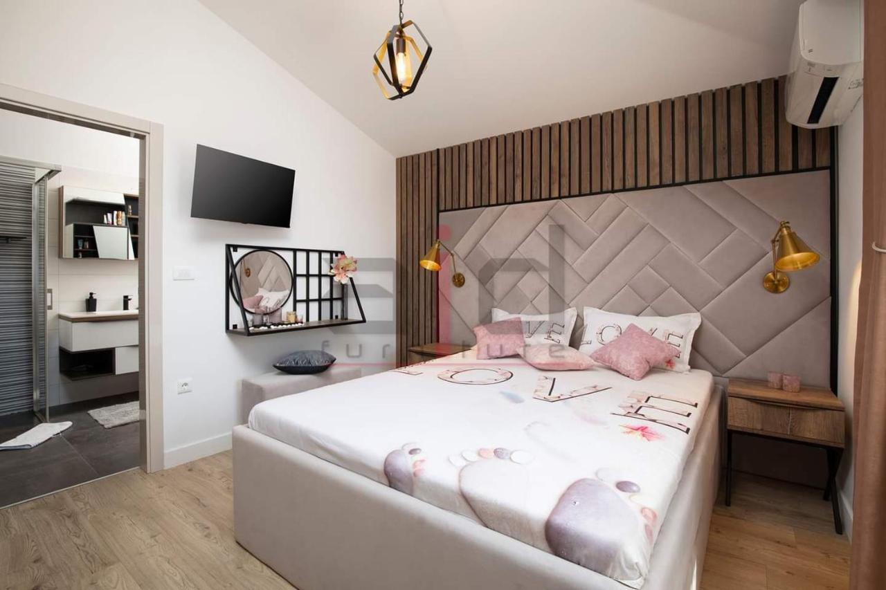 Pula Porta Aurea & Wellness Oasis Apartment Ngoại thất bức ảnh
